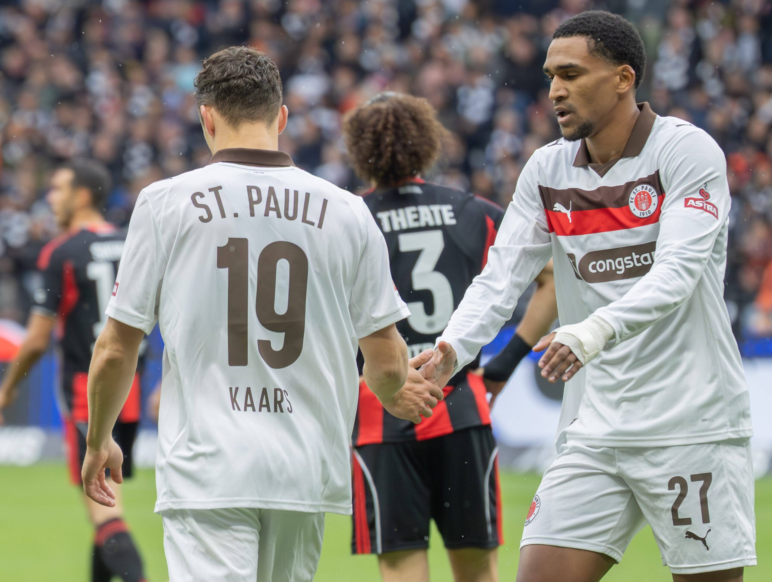 Martijn Kaars und Andréas Hountondji in Frankfurt