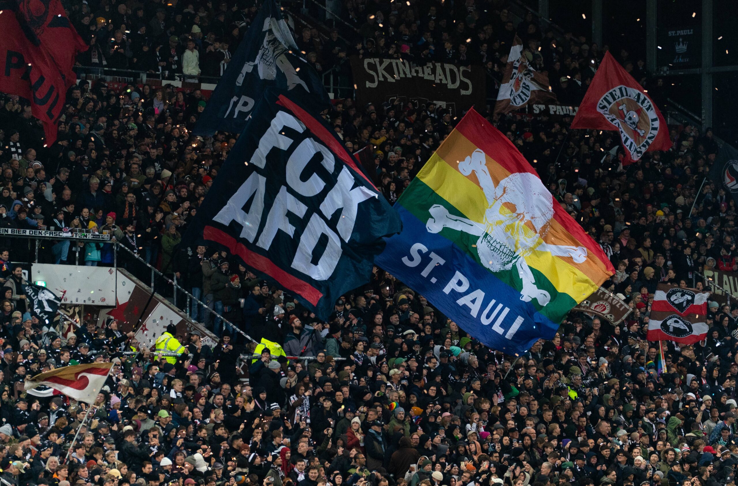 St. Pauli-Fans auf der Gegengerade Millerntor