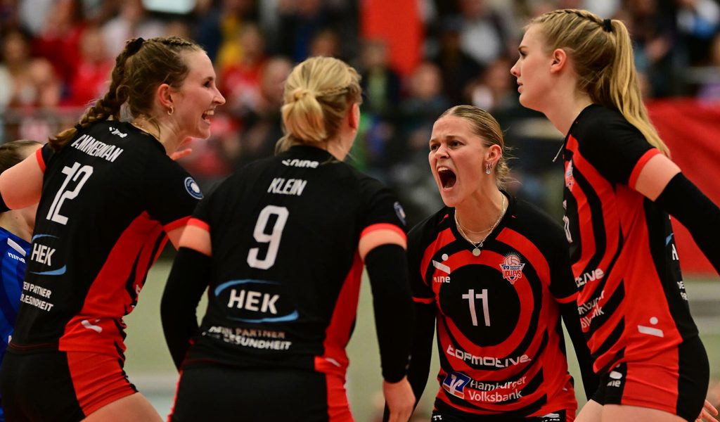 Auf-dramatische-Art-und-Weise-Hamburger-Volleyballerinnen-feiern-historischen-Sieg