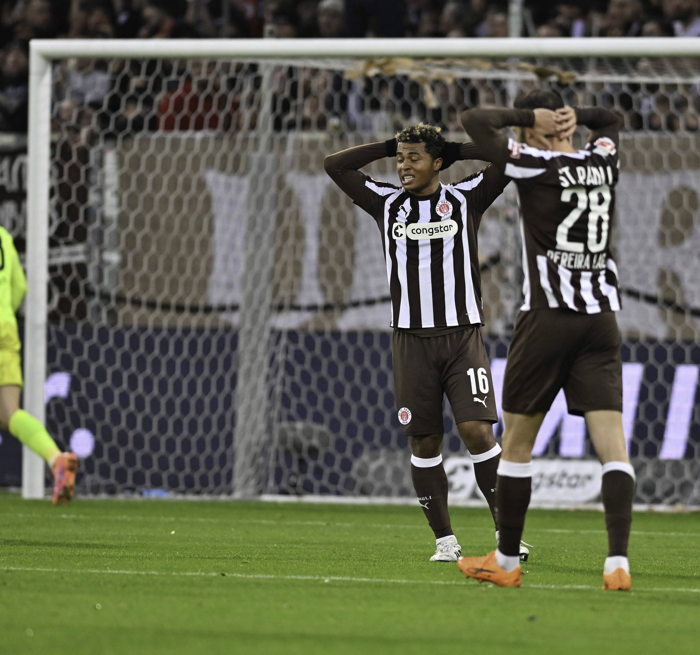 Entsetzen bei Joel Chima Fujita und Mathias Pereira Lage