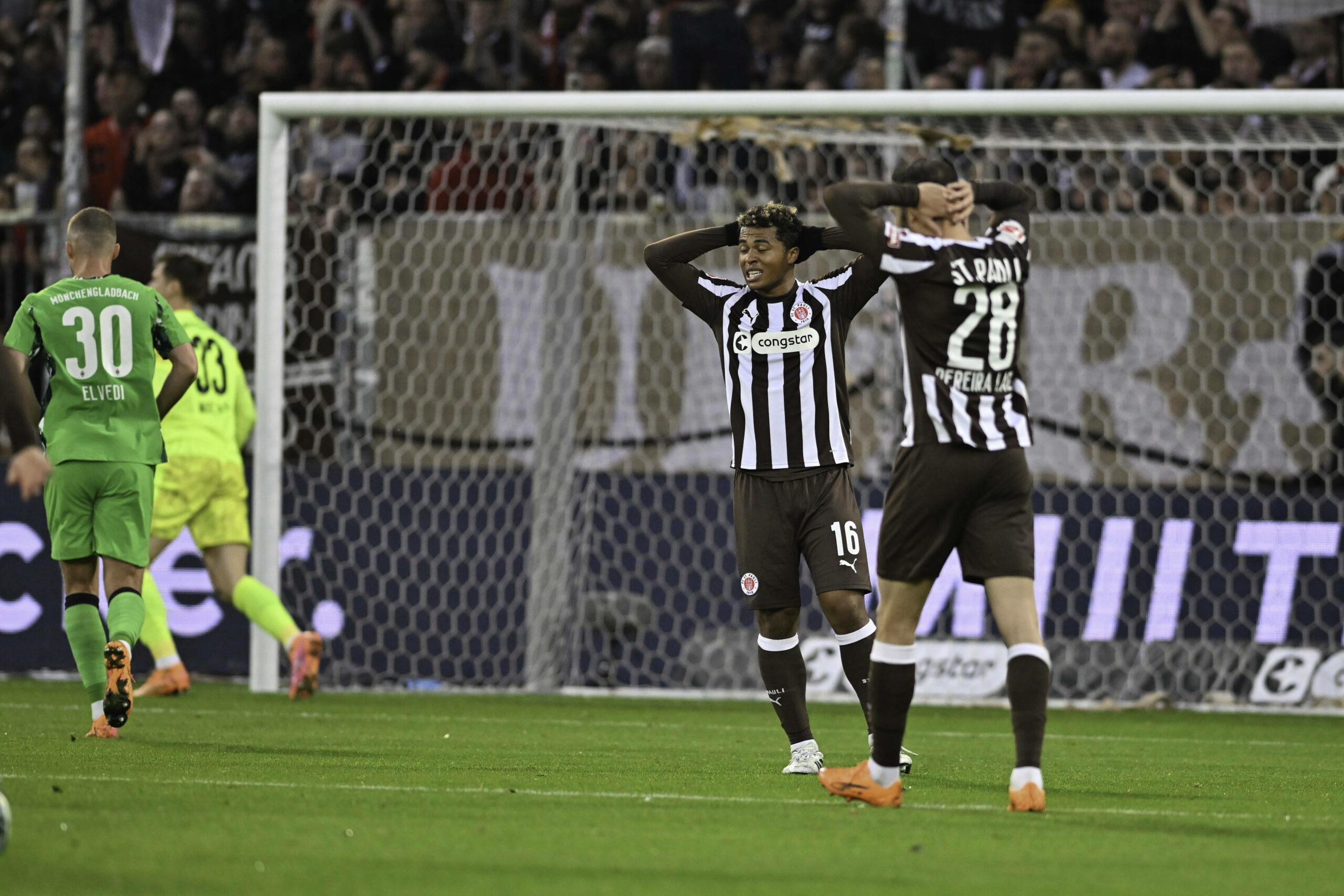 St. Paulis Leistung war am Samstag zum Haareraufen.