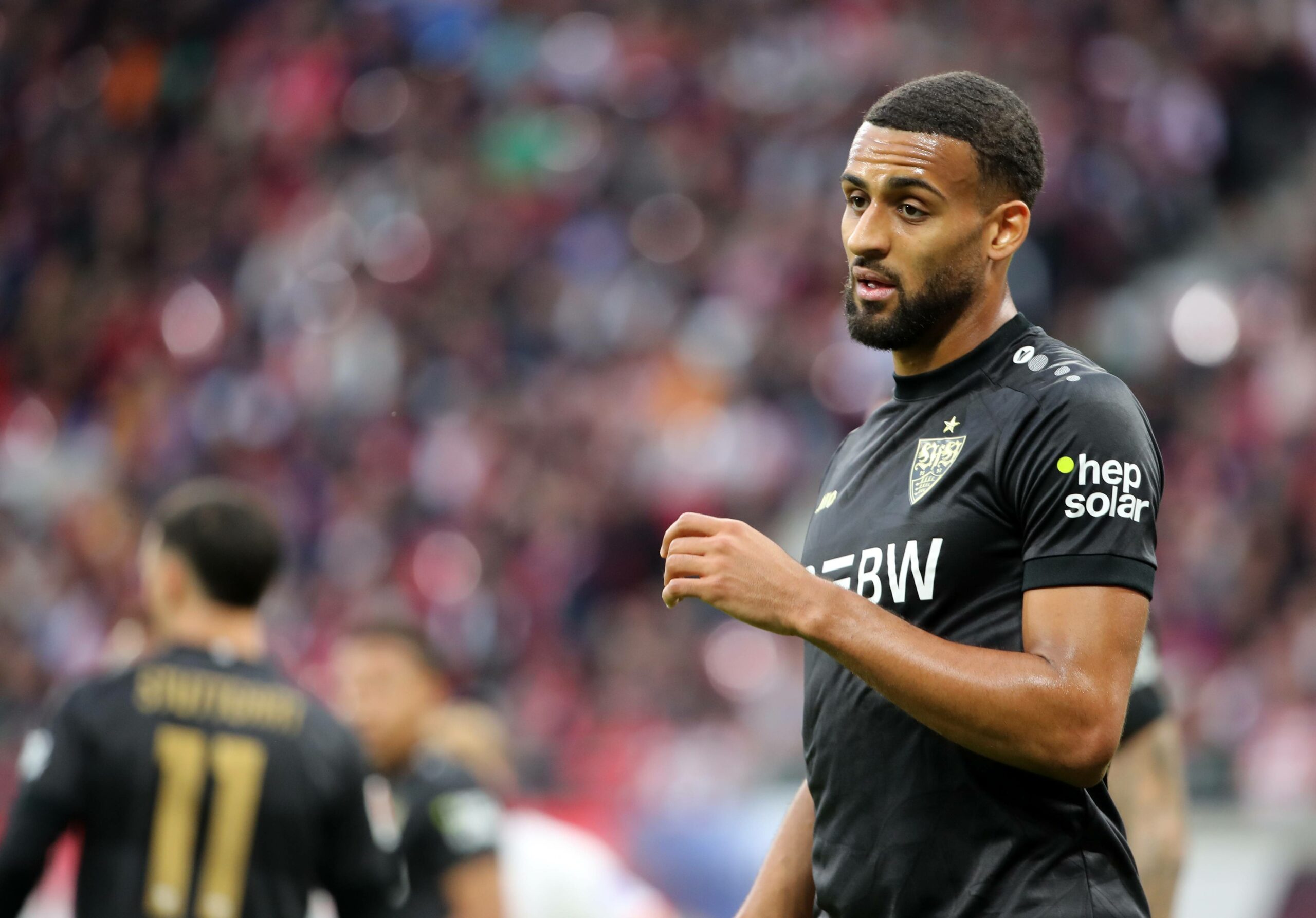 Josha Vagnoman im EInsatz für den VfB Stuttgart.