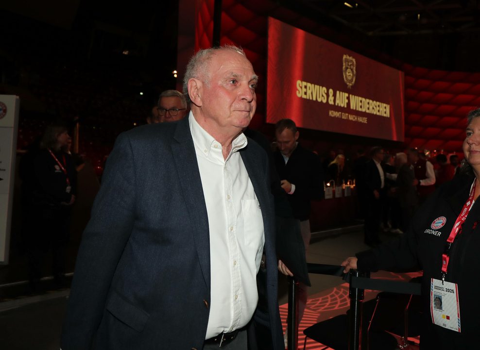 Uli Hoeneß bei der Mitgliederversammlung des FC Bayern München