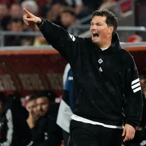 HSV-Trainer Merlin Polzin muss seine Startelf umbauen.