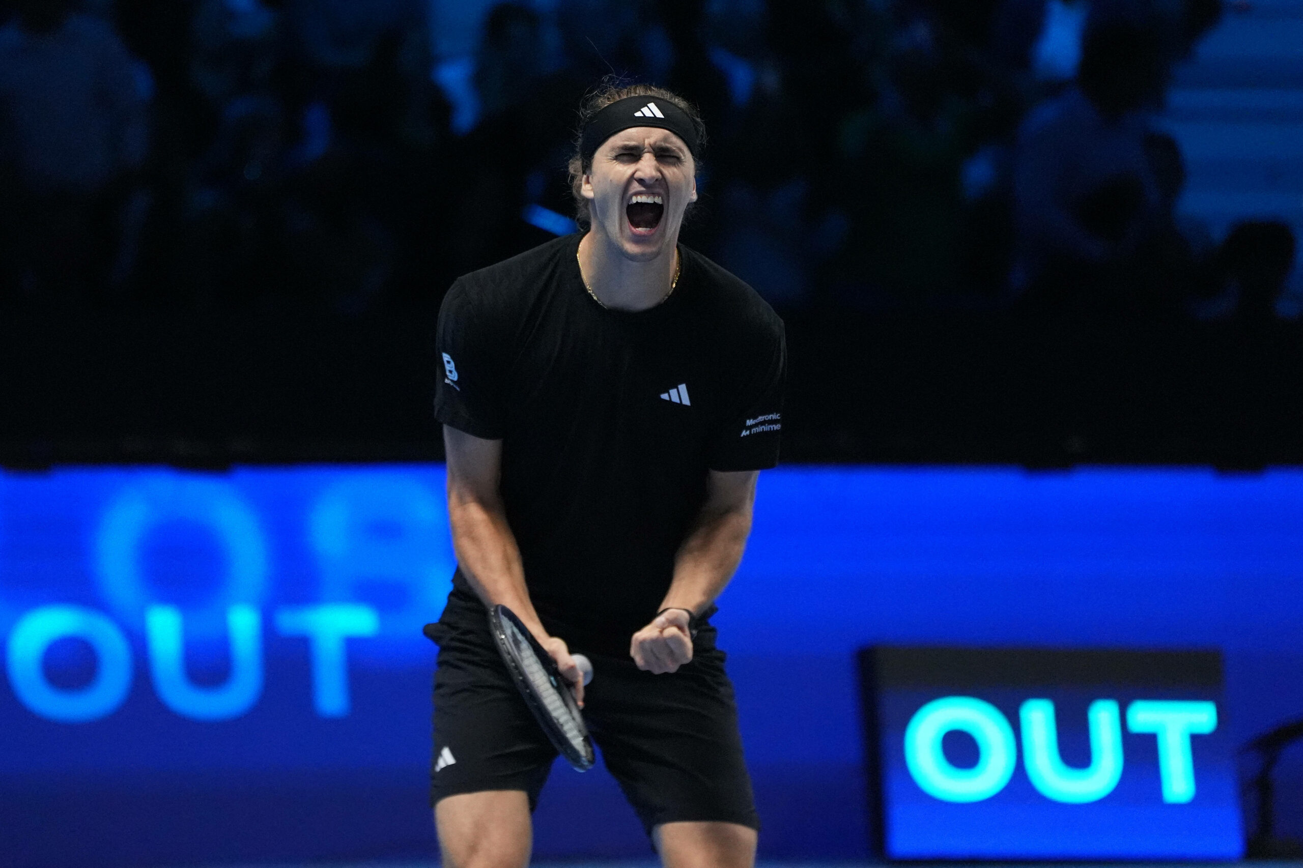 Alexander Zverev jubelt nach seinem Sieg gegen Ben Shelton bei den ATP Finals