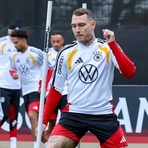 David Raum bereitet sich mit dem DFB auf die beiden letzten Quali-Spiele vor.