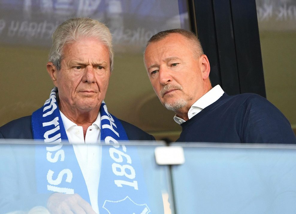 Dietmar Hopp und Roger Wittmann auf der Tribüne