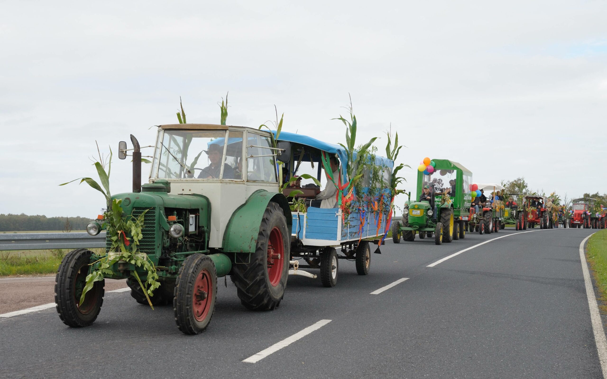 Bei einem Erntewagenumzug wurde ein Mann schwer verletzt (Symbolfoto).