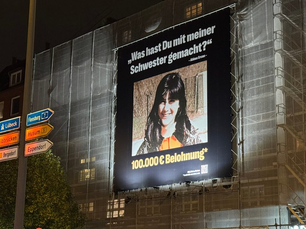 Das Plakat wird die nächsten Wochen am Winterhuder Marktplatz zu sehen sein.