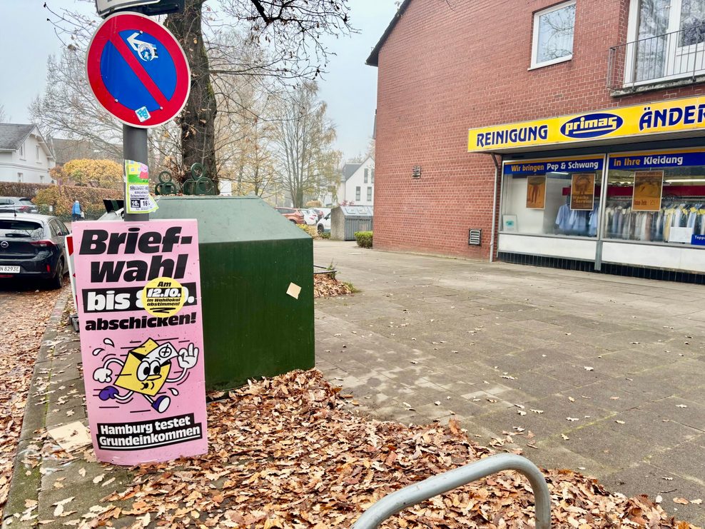 Ein Plakat am Diekweg in Osdorf.