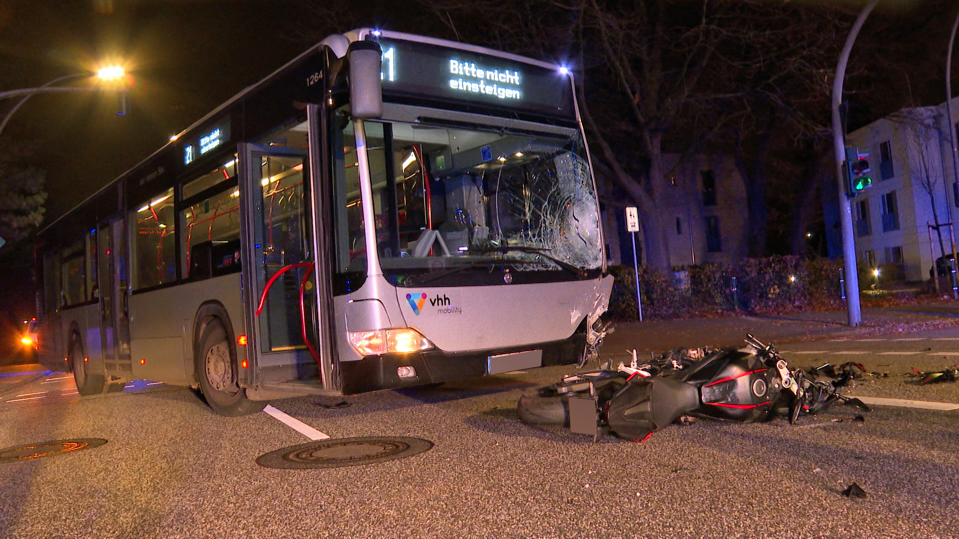 Der Motorradfahrer kam schwer verletzt in die Klinik.