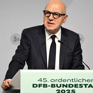Bernd Neuendorf bleibt als DFB-Präsident im Amt.