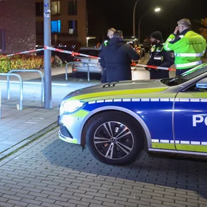 Einsatzautos am Tatort