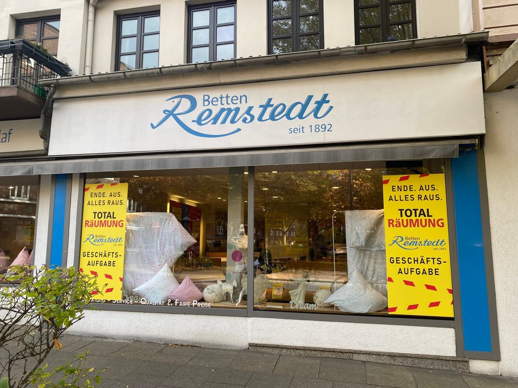 Traditionsgeschäft „Betten Remstedt“ in Hamburg-Winterhude.