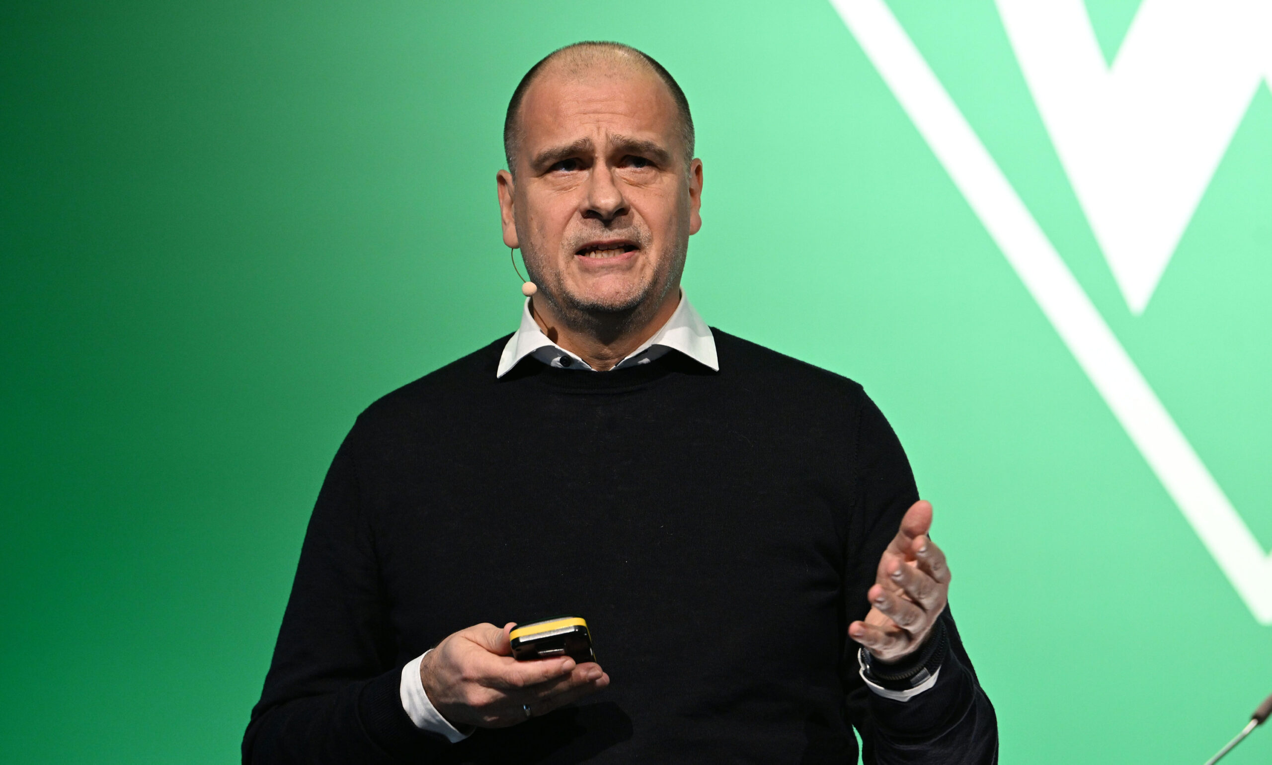 Klaus Filbry, Geschäftsführer von Werder Bremen, bei der Mitgliederversammlung