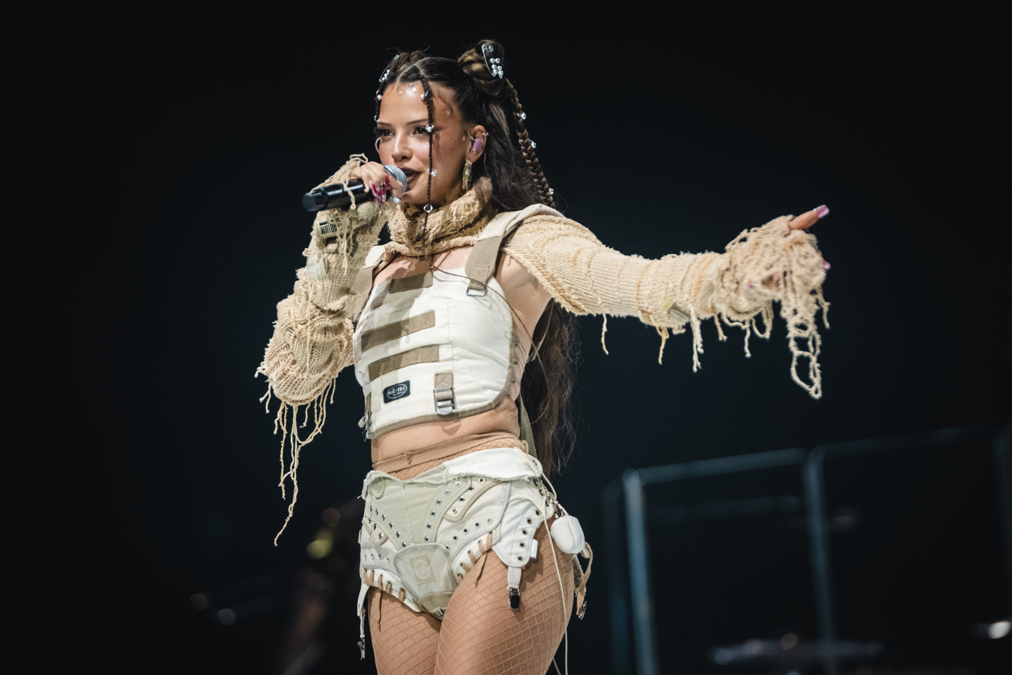Nina Chuba bei ihrem Konzert in der Barclays Arena in Hamburg.