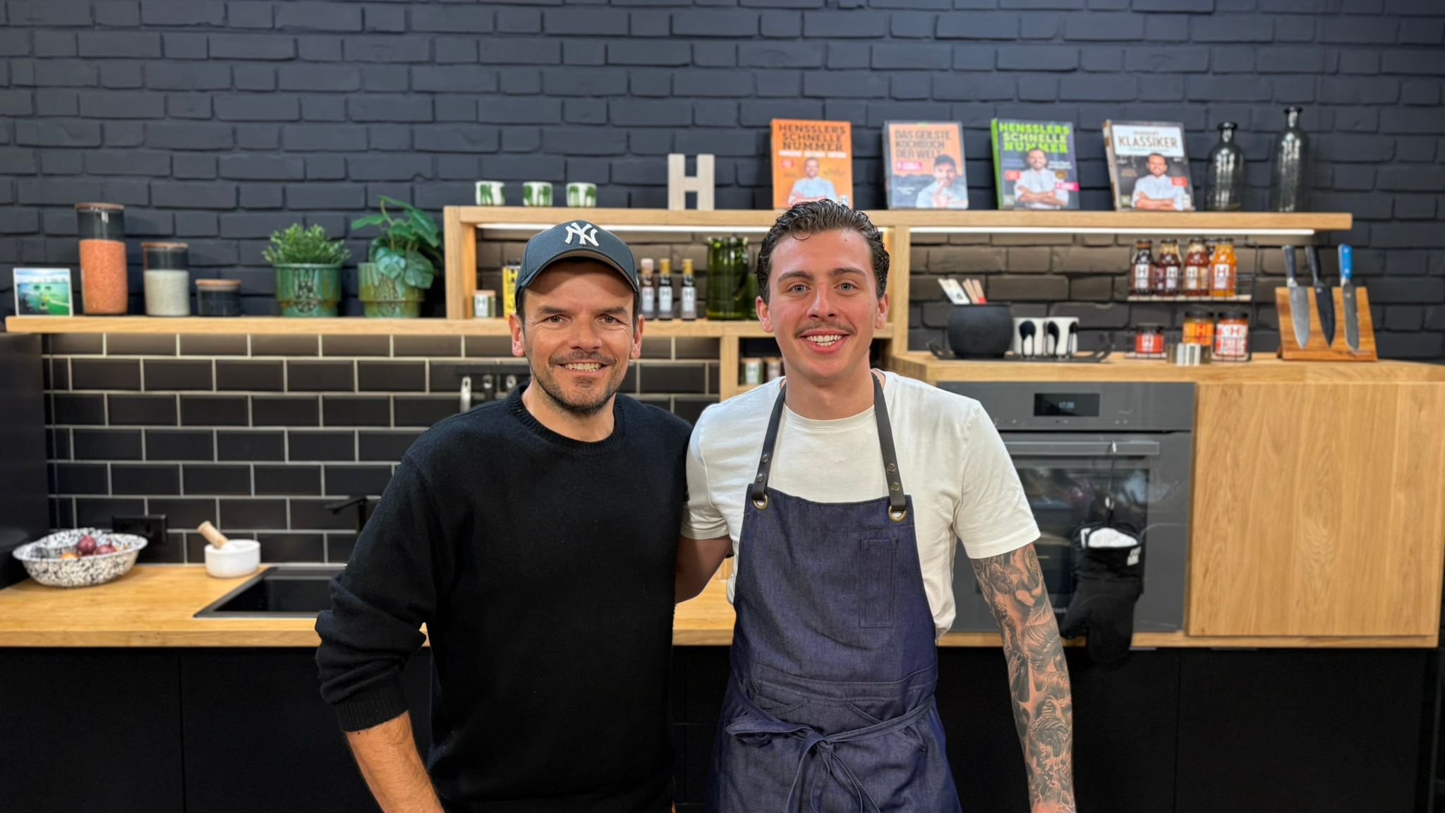 Erst Rauswurf, jetzt ein Team: TV-Koch Steffen Henssler (l.) und Toni Zaza