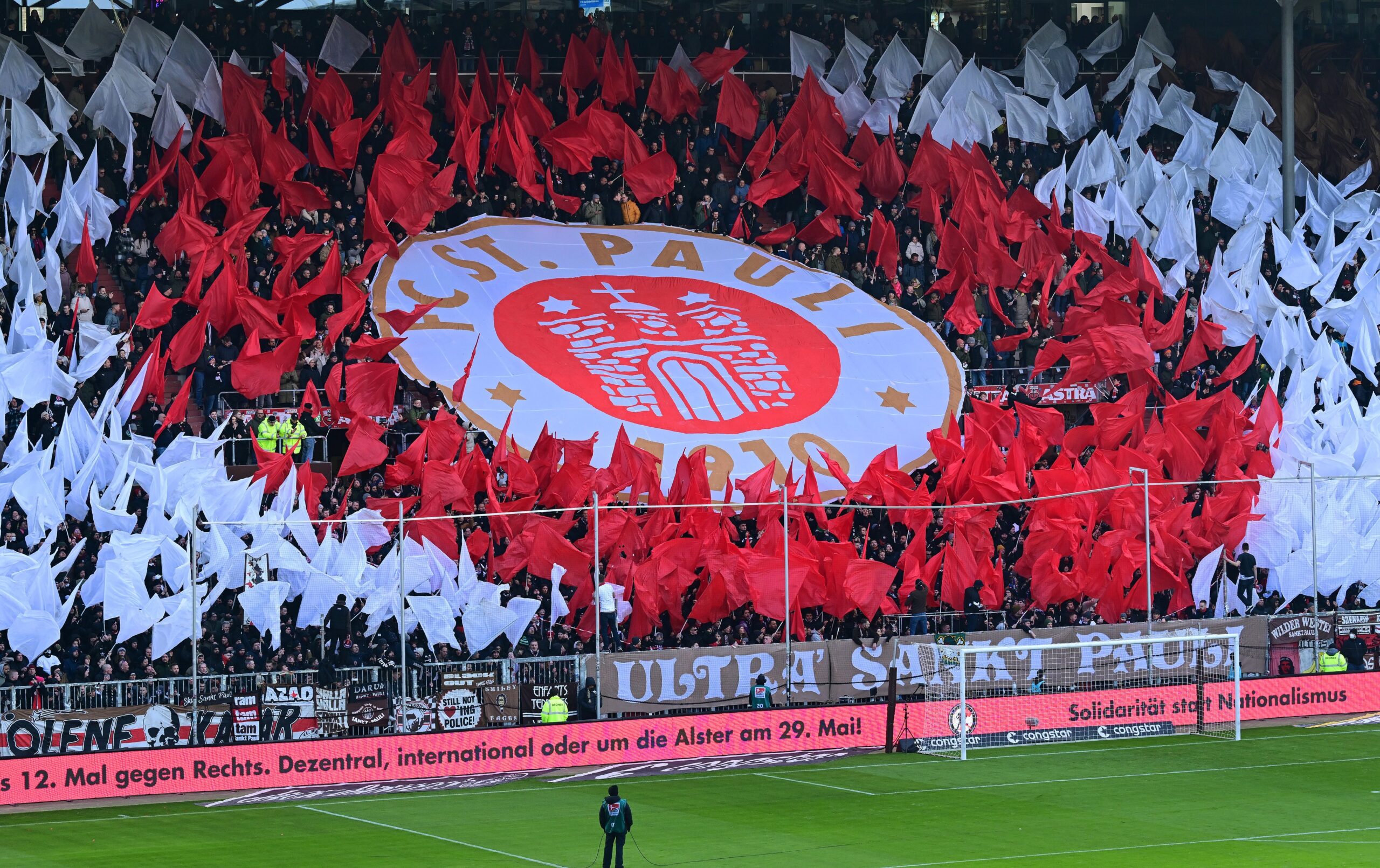 Südtribüne Millerntor mit Choreo