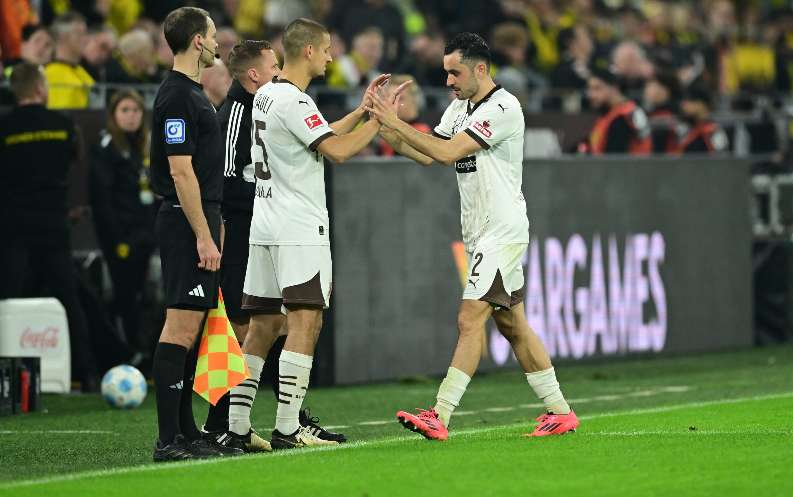 Adam Dzwigala und Manolis Saliakas in Dortmund