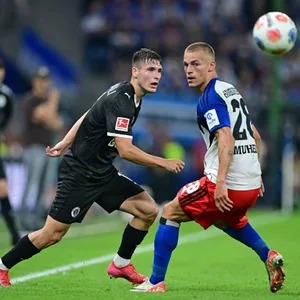 Arkadiusz Pyrka und Miro Muheim sehen sich am 23. Januar am Millerntor wieder.