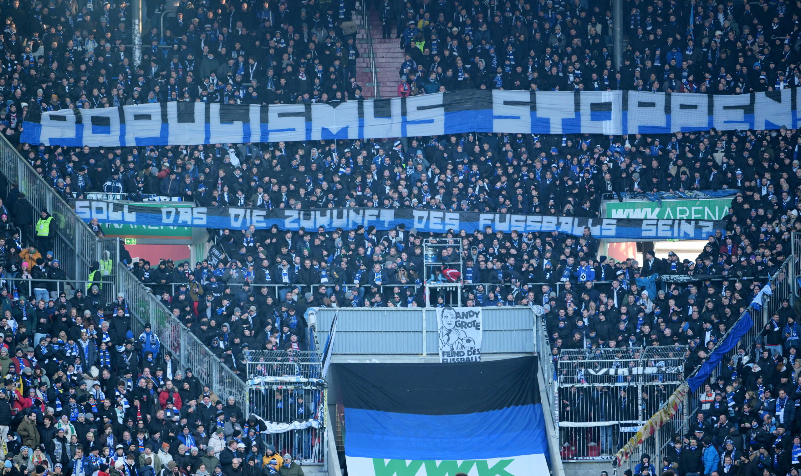 Schon in Augsburg protestierten die HSV-Fans.