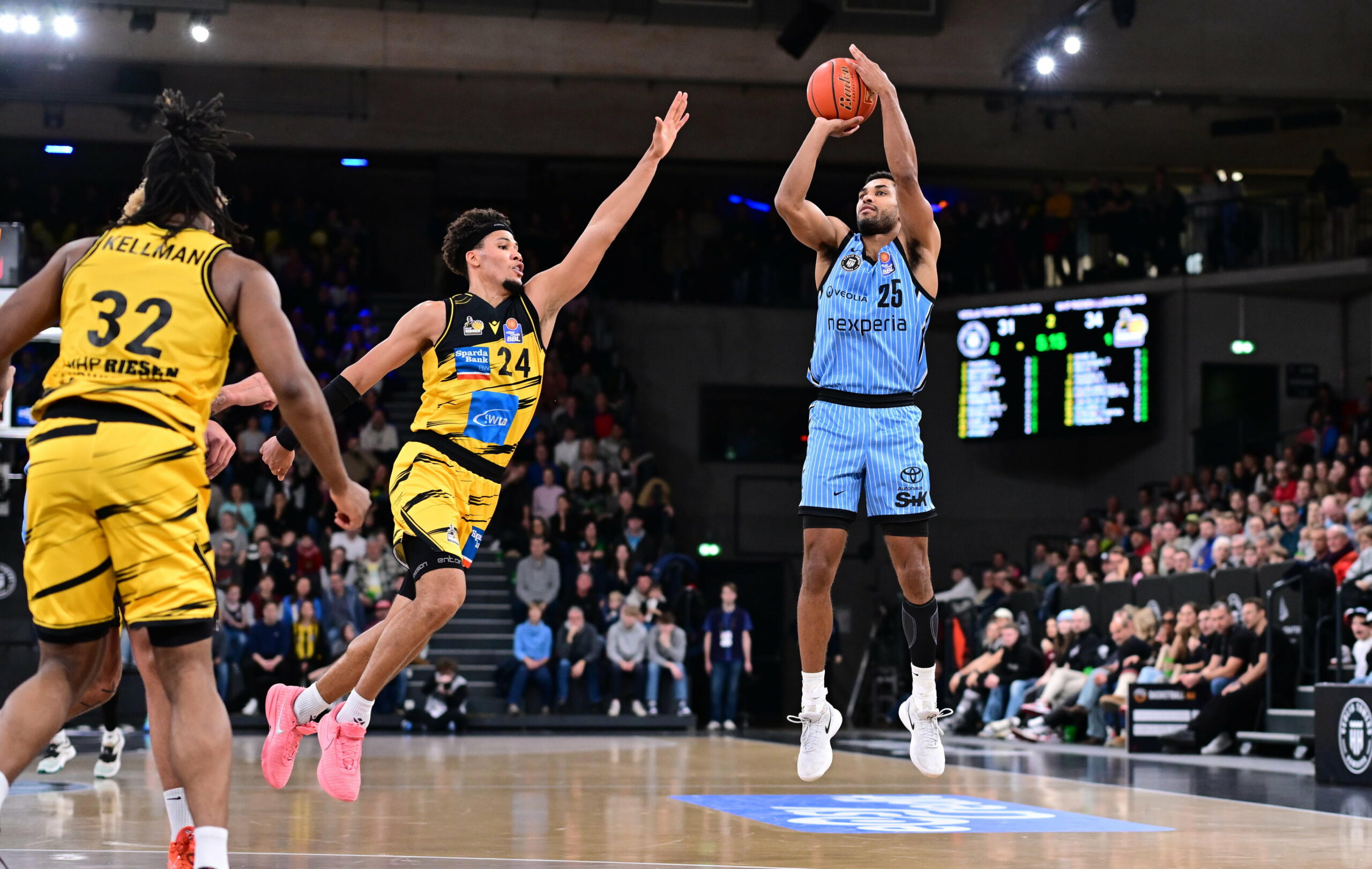 Kenneth Ogbe setzt zum Wurf an