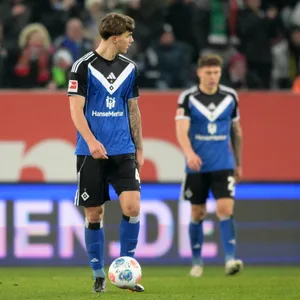 Traurige Mienen: Der HSV verpasst beim 0:1 in Augsburg einen Punktgewinn.