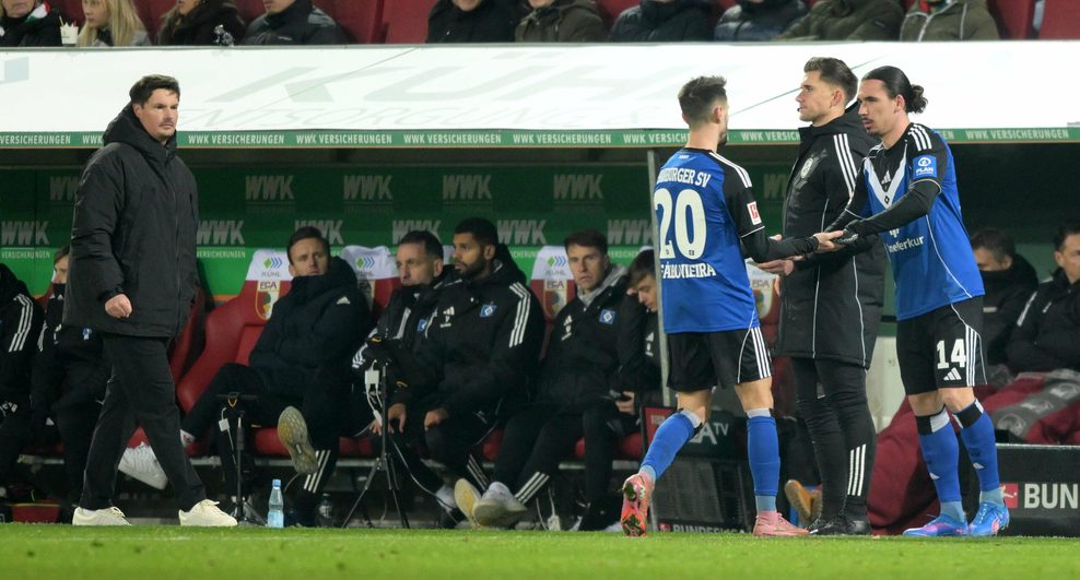 Fábio Vieira klatscht mit Rayan Philippe ab