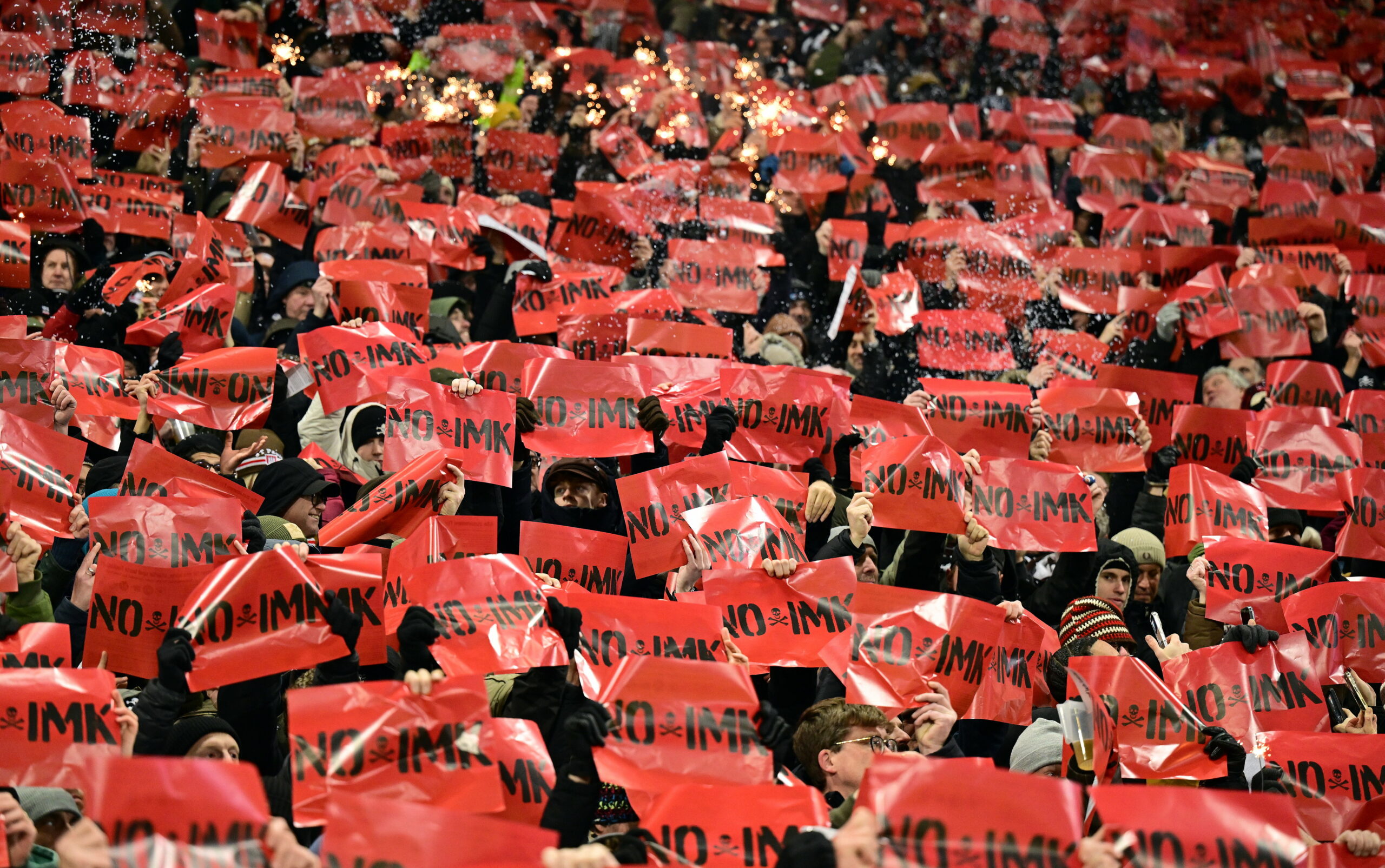 St. Paulis Fans protestierten beim Heimspiel gegen Union gegen Pläne der Innenminister.