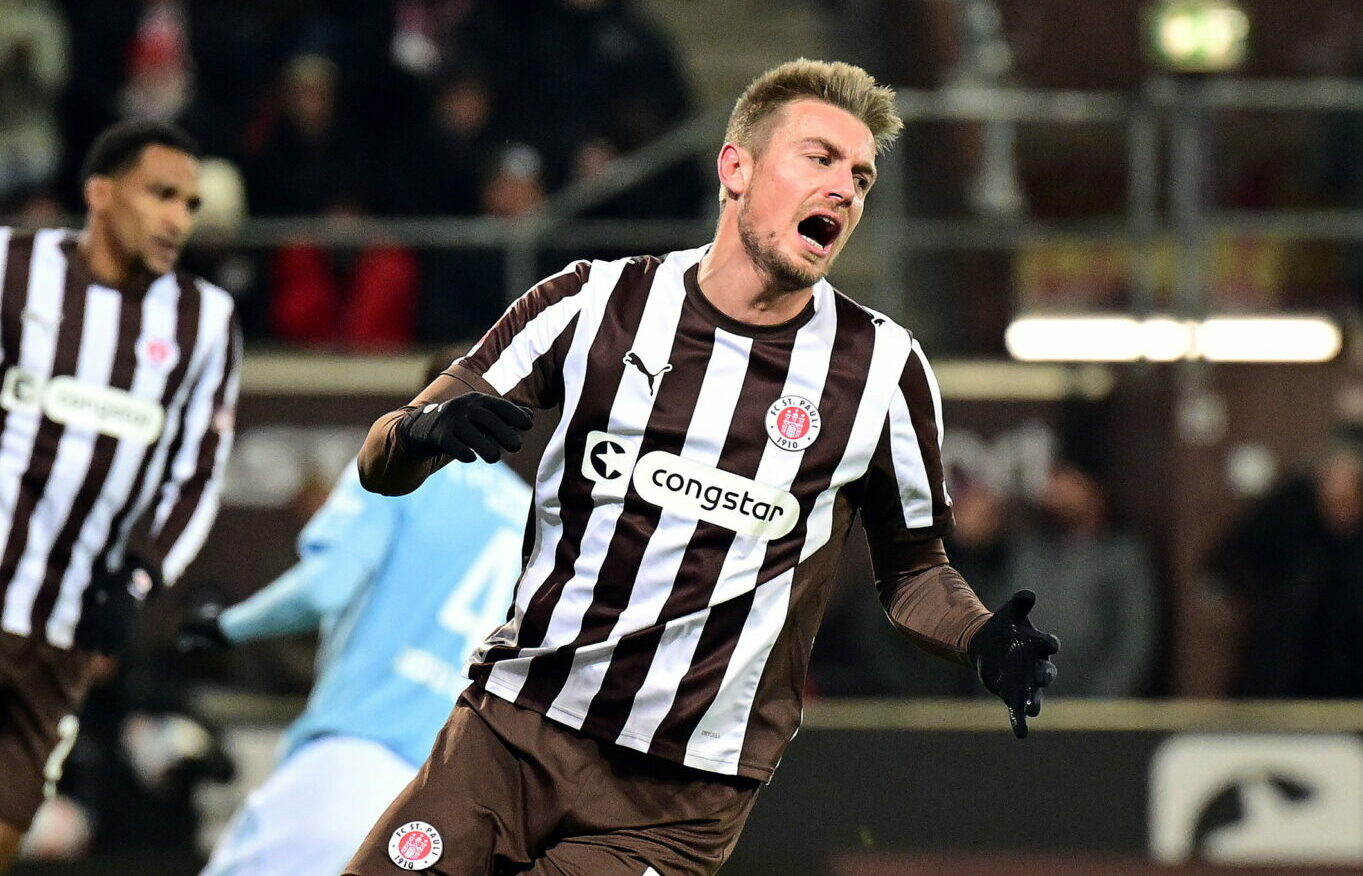 Hauke Wahl ärgert sich über eine Szene im Spiel gegen Union Berlin