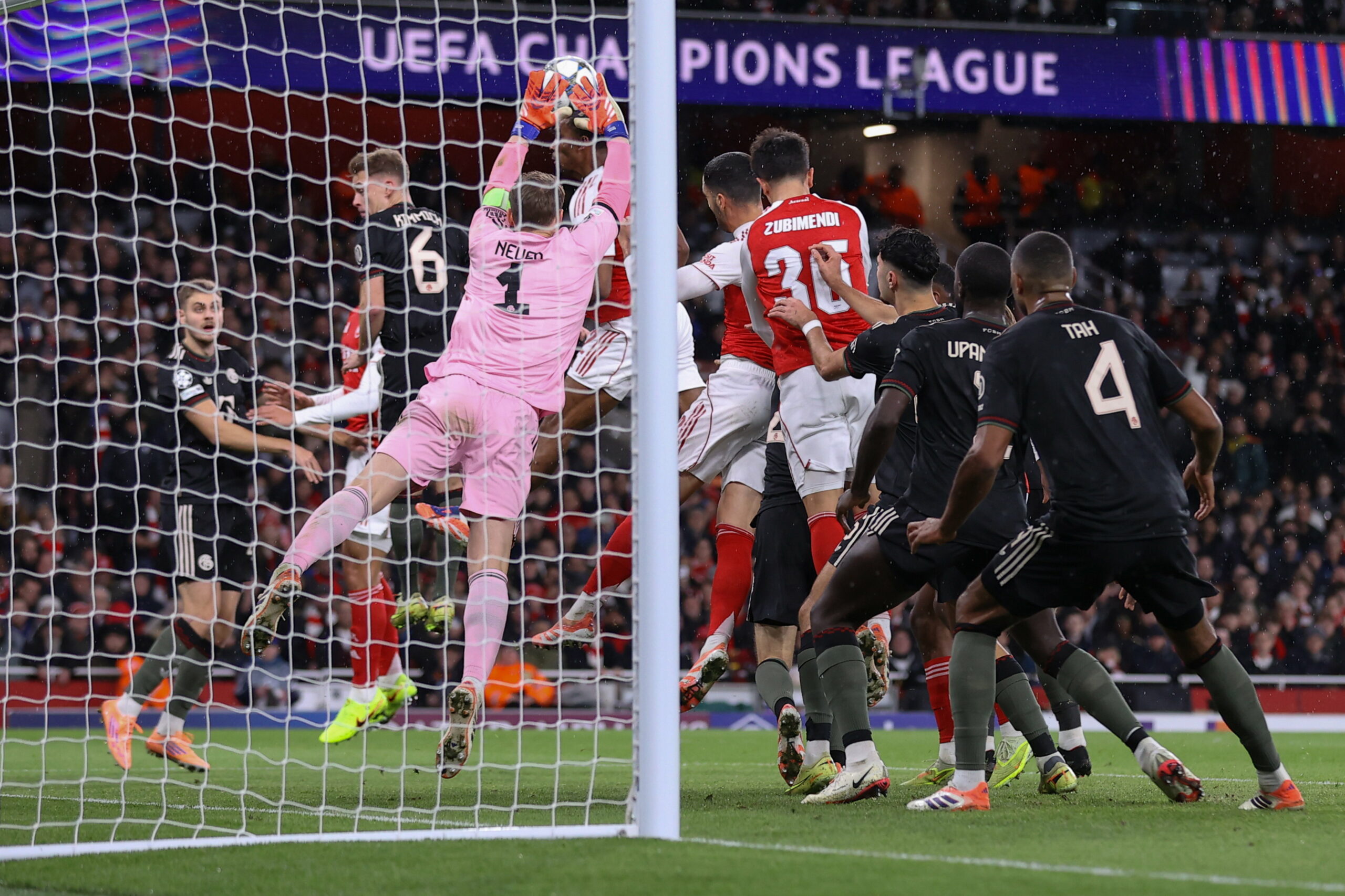 Manuel Neuer patzt gegen Arsenal