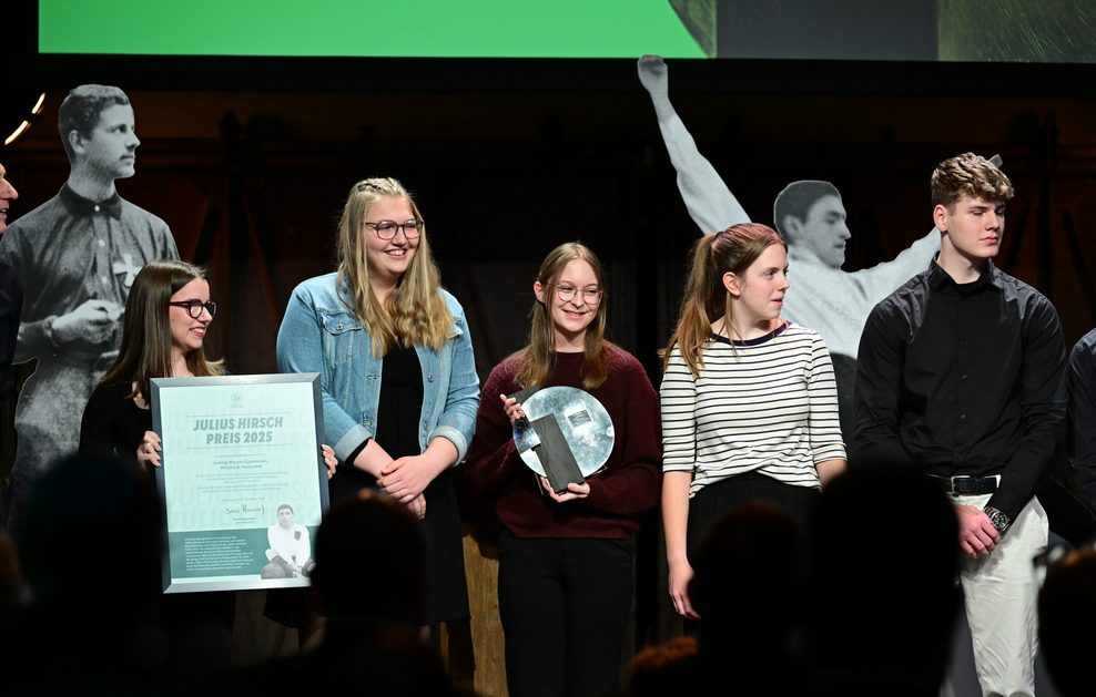 Der Seminarkurs der elften Klasse des Ludwig-Marum-Gymnasiums in Pfinztal beim Julius Hirsch Preis