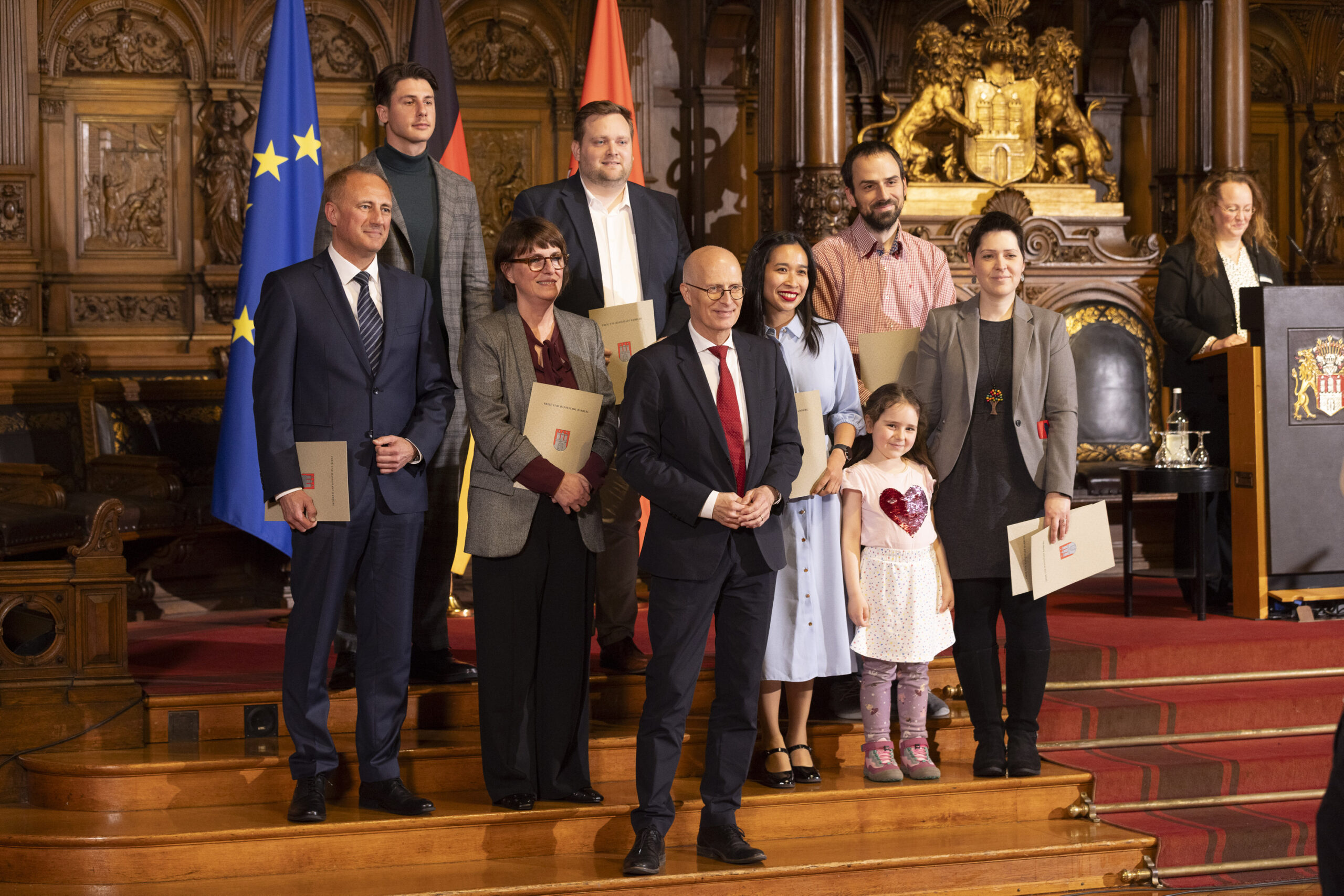 Tag der Einbürgerungsfeier im Rathaus mit Peter Tschentscher