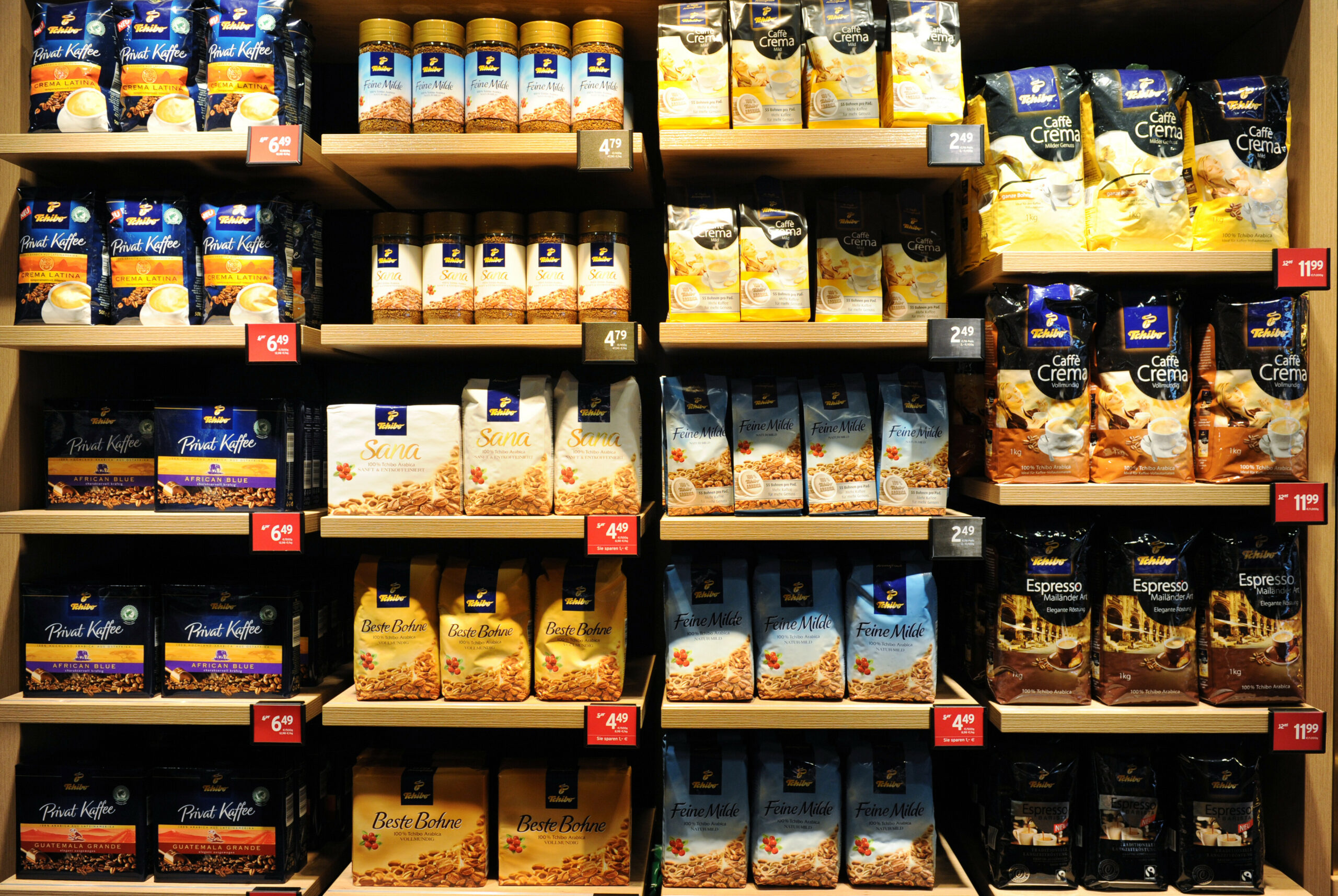 Kaffee in einer Tchibo-Filiale. Was hier duftet, sorgt anderswo für Streit.