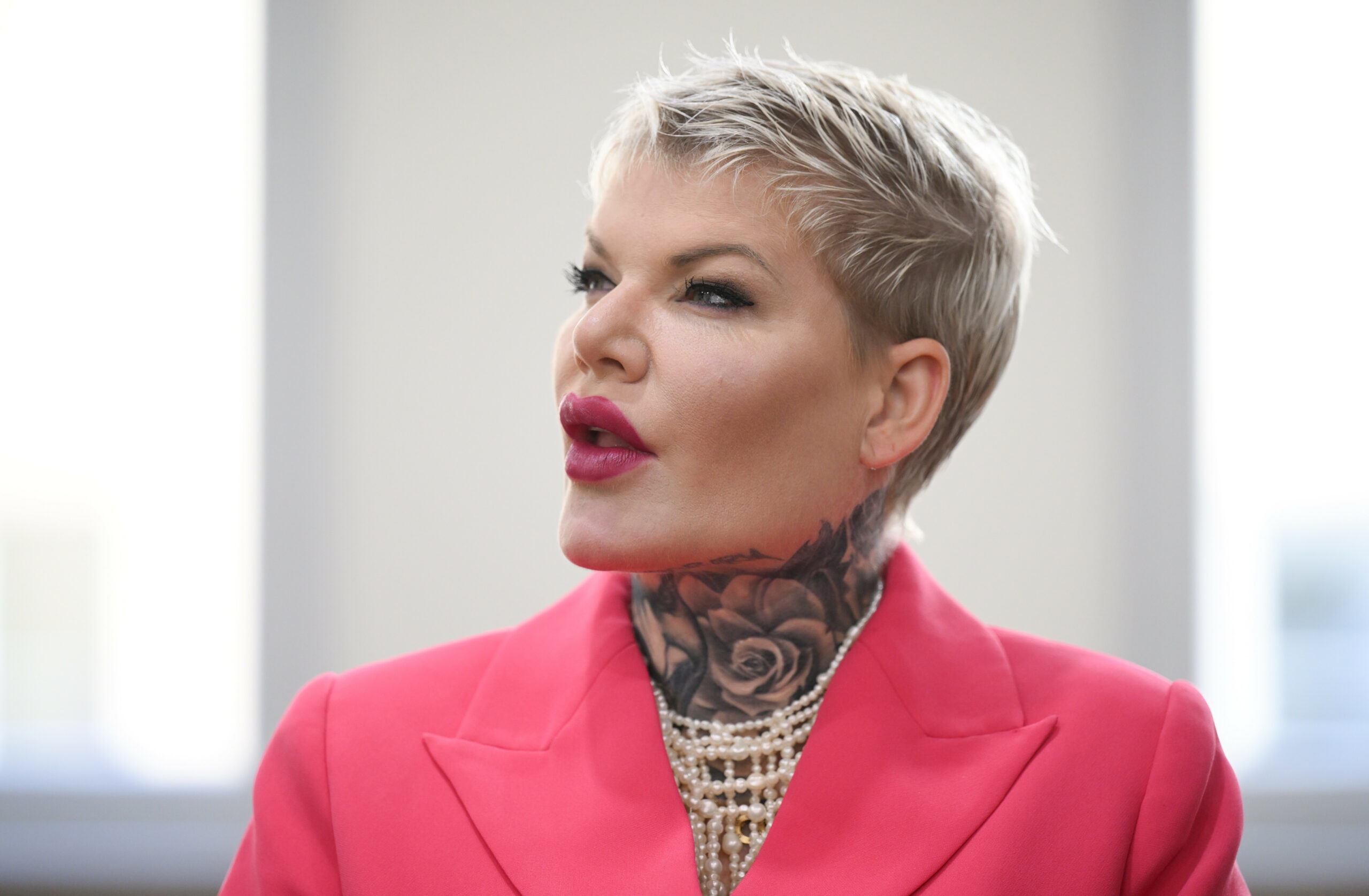 Die Schlagersängerin Melanie Müller kämpft vor Gericht gegen Urteil zu Hitlergruß.