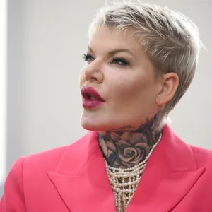 Die Schlagersängerin Melanie Müller kämpft vor Gericht gegen Urteil zu Hitlergruß.