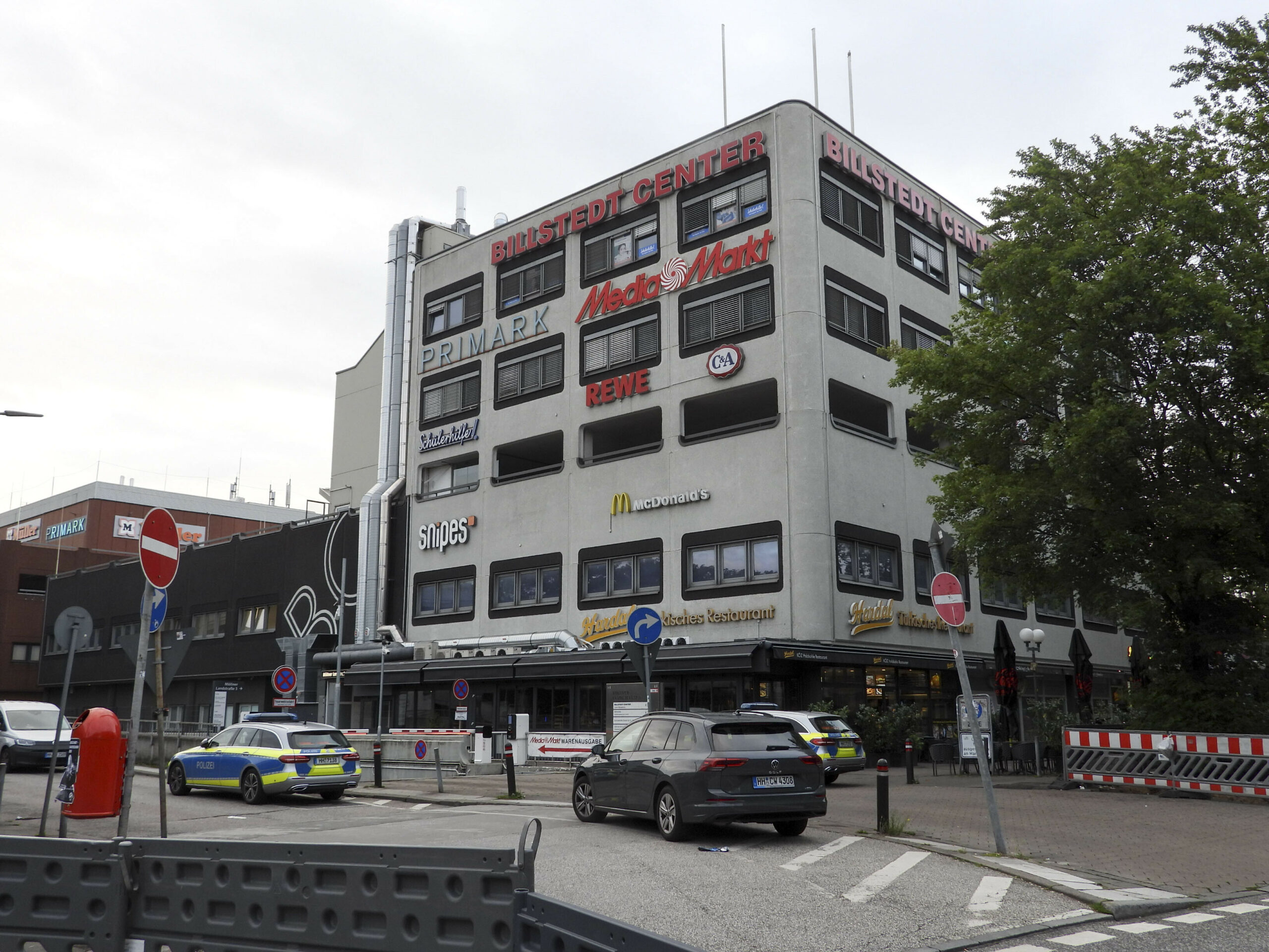 Streit in Billstedter Einkaus Zentrum eskaliert – vier zum teil schwer Verletzte