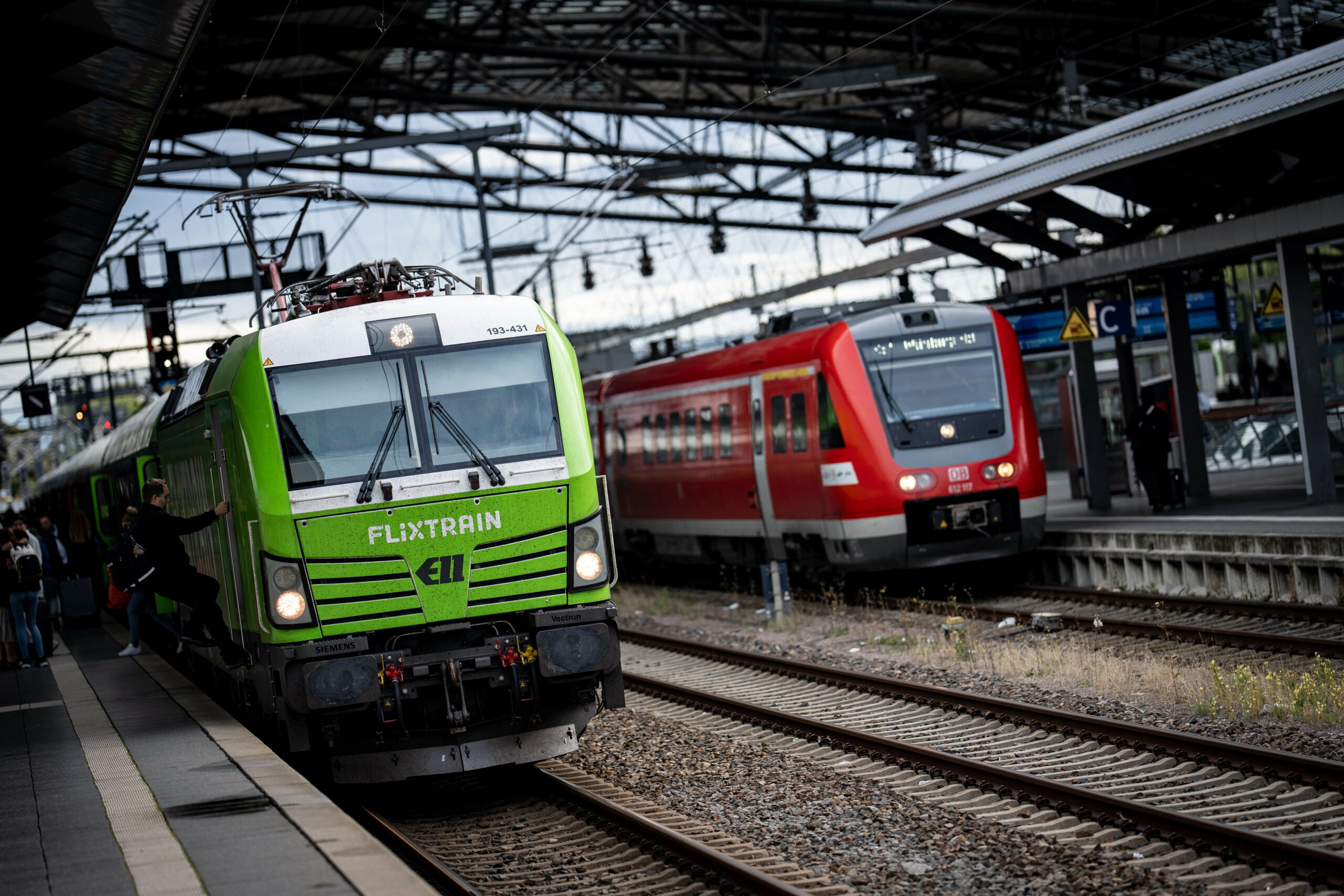 Alternative zur Deutschen Bahn: Ab 2028 sollen mehr Flix-Züge in Deutschland fahren.