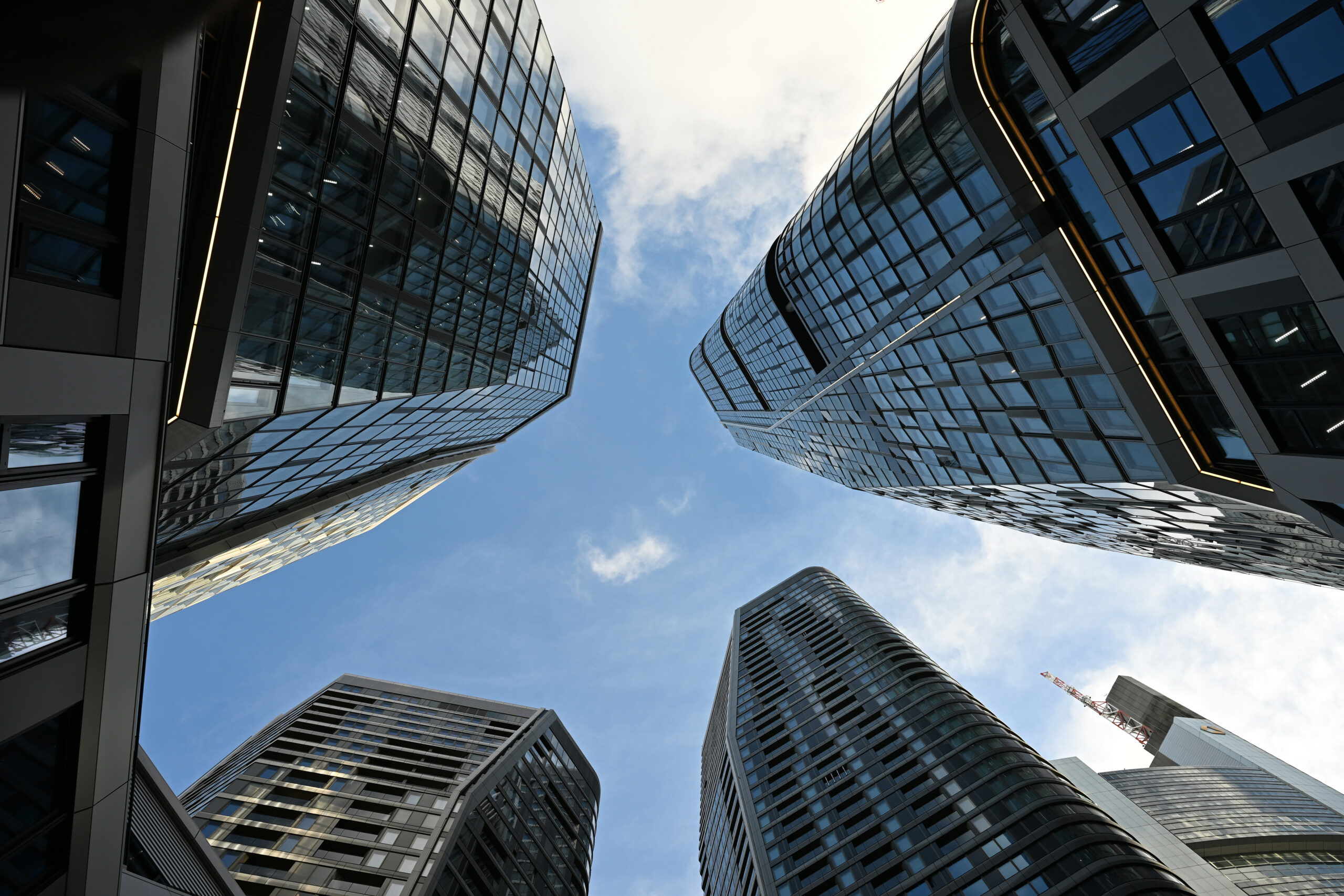 Das Hochhaus-Quartier „Four“ in Frankfurt entsteht mitten im dortigen Bankenviertel.