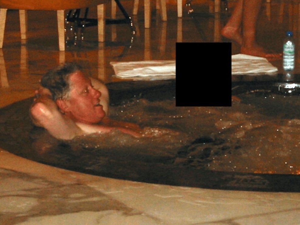 Bill Clinton im Pool