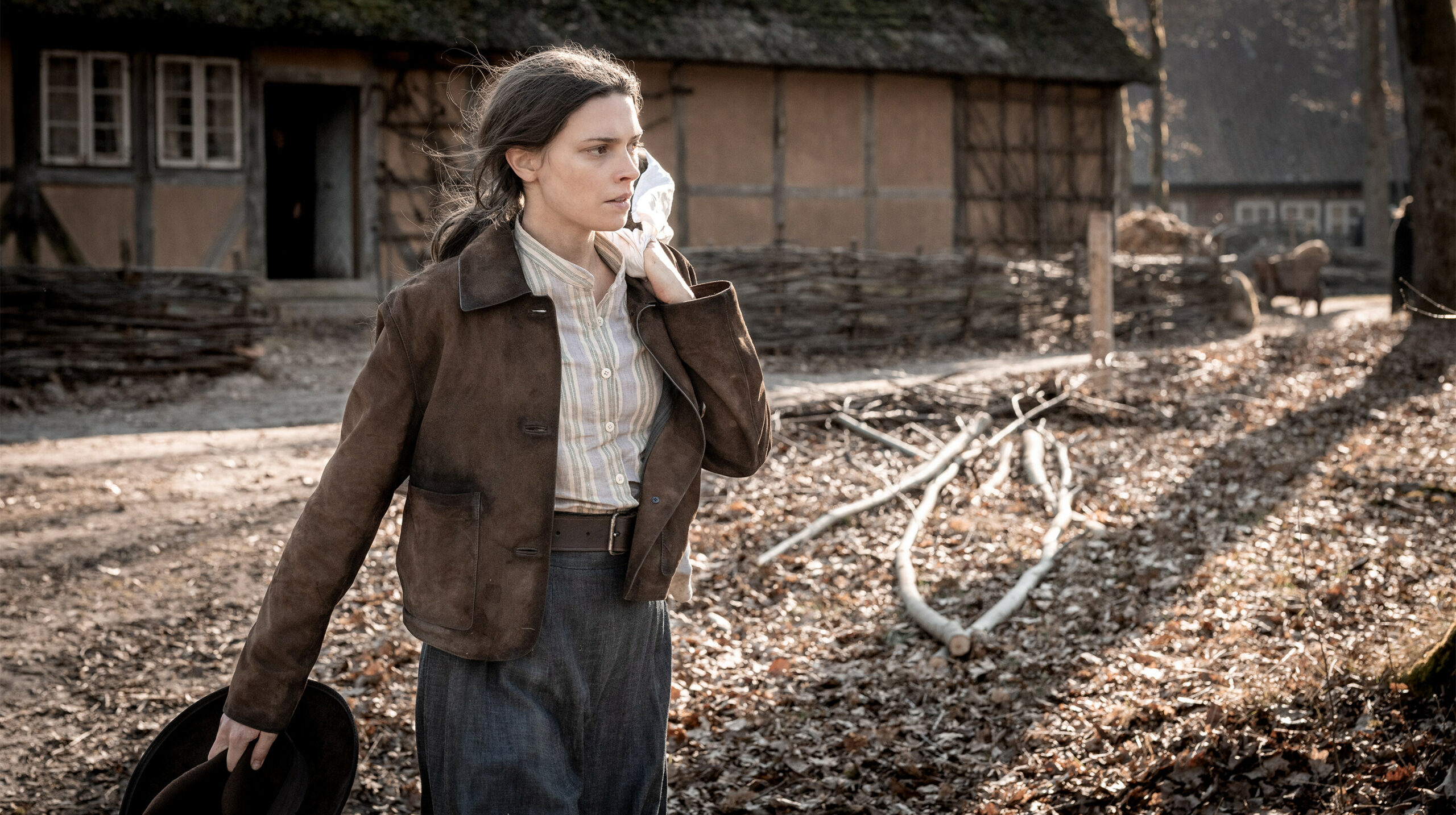 Johanna Lambert (Harriet Herbig-Matten) in einer Szene aus der ersten Episode des Fernsehsechsteilers „Schwarzes Gold“.