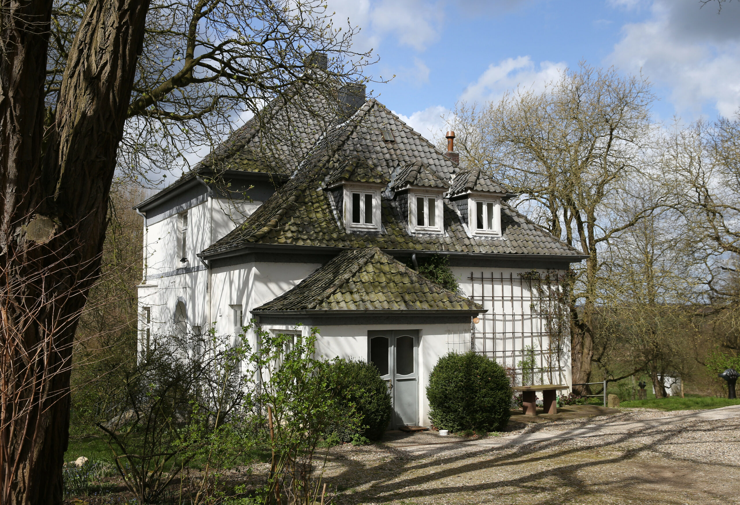 Das ehemalige Wohnhaus von Günter Grass in Behlendorf steht zum Verkauf.