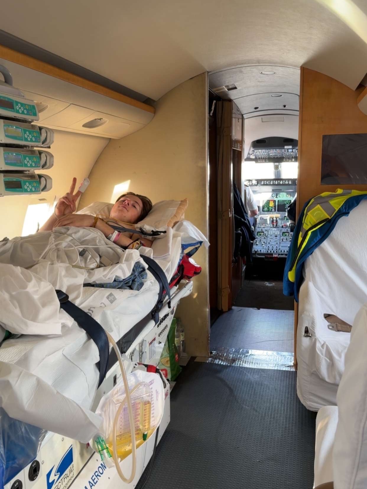 William Bostadlökken liegt verletzt in einem Bett