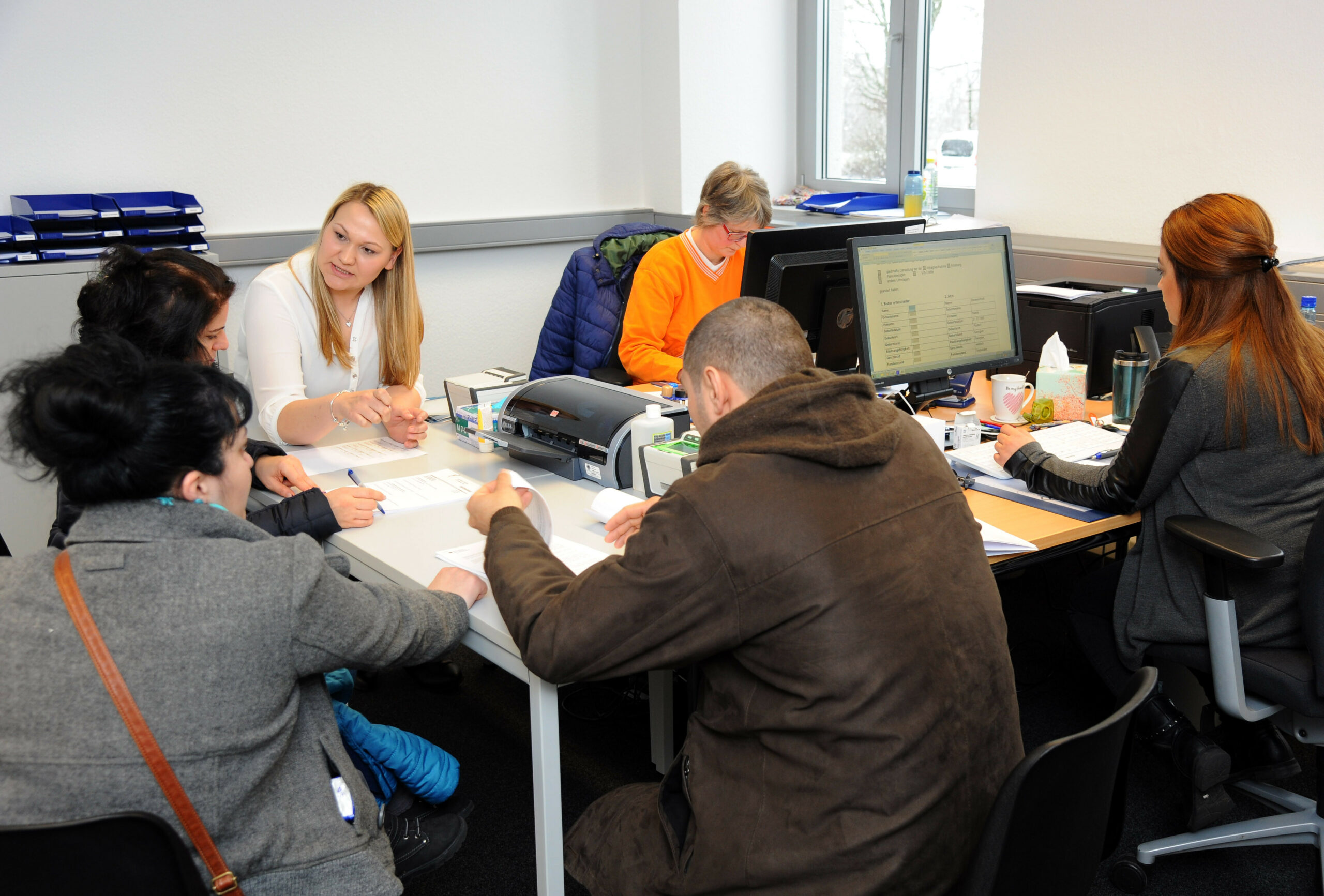 Eine Auszubildende in der Hamburger Verwaltung