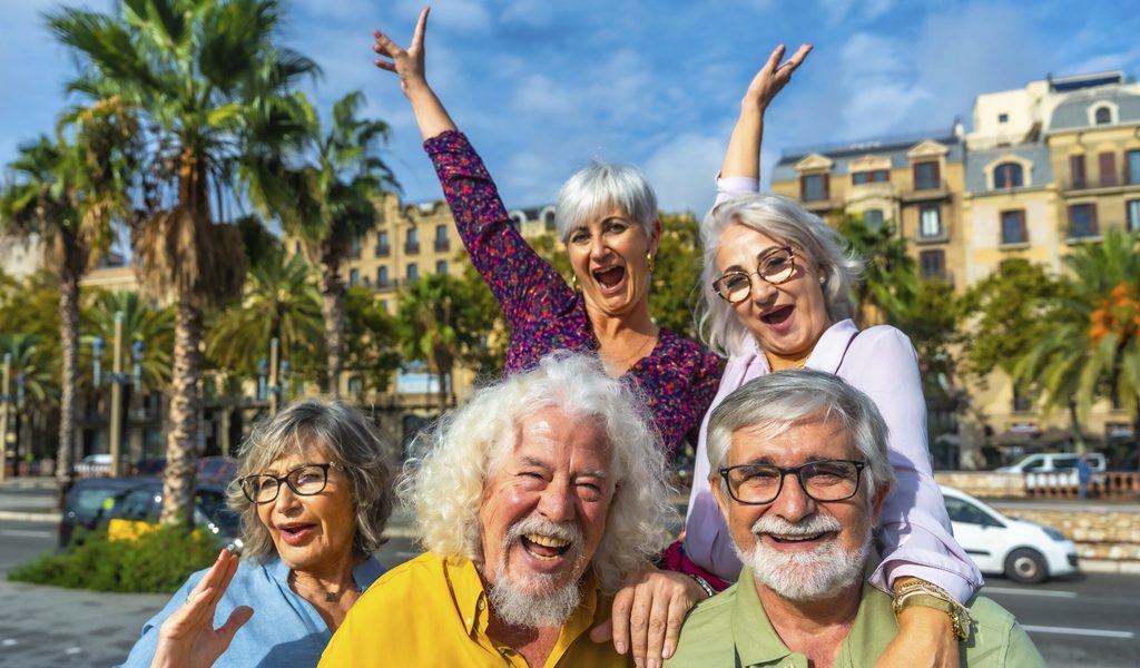 Mehr-Geld-mehr-Zeit-Feuert-die-Reiselust-der-Boomer-Rentner-den-Klimawandel-an-