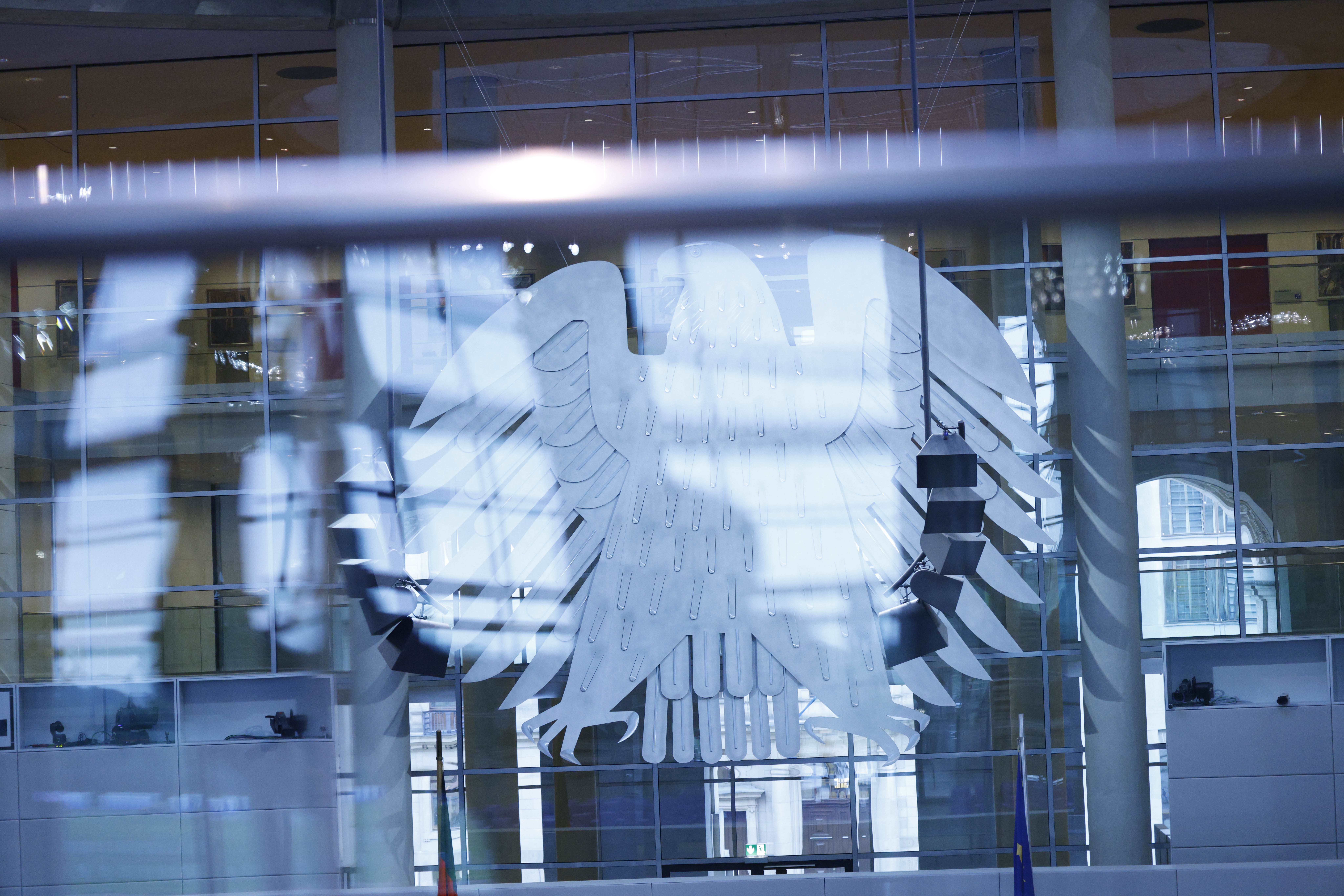Der Bundesadler im Deutschen Bundestag in Berlin (Symbolbild).