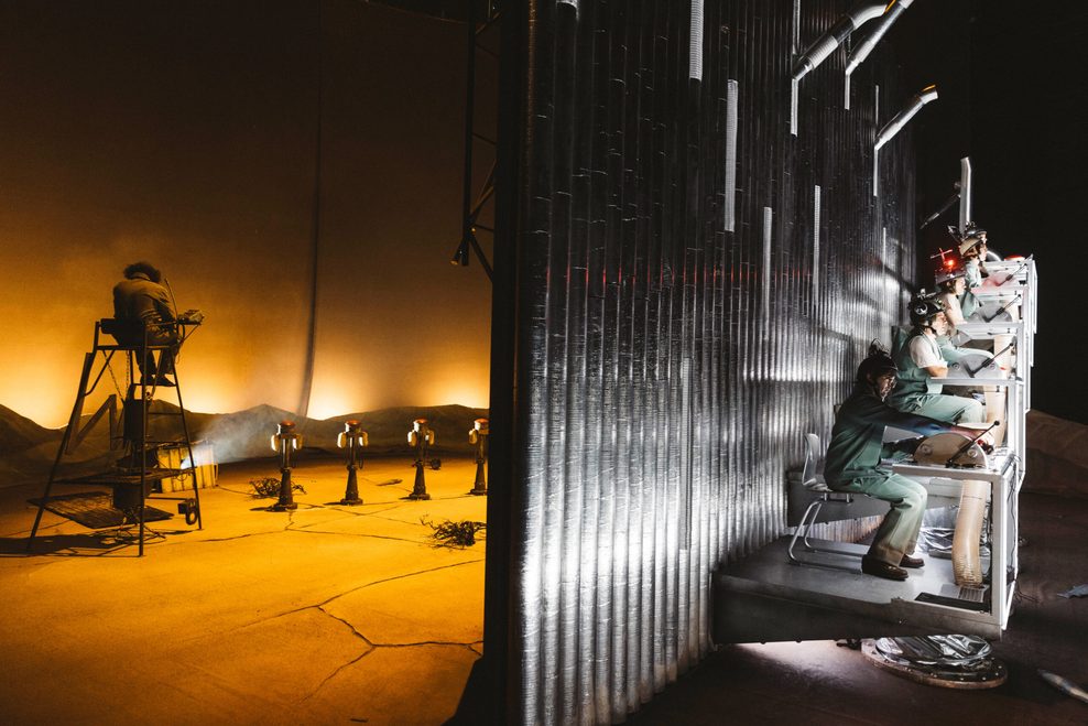 Bühnenbild von „Die Maschine“ am Schauspielhaus