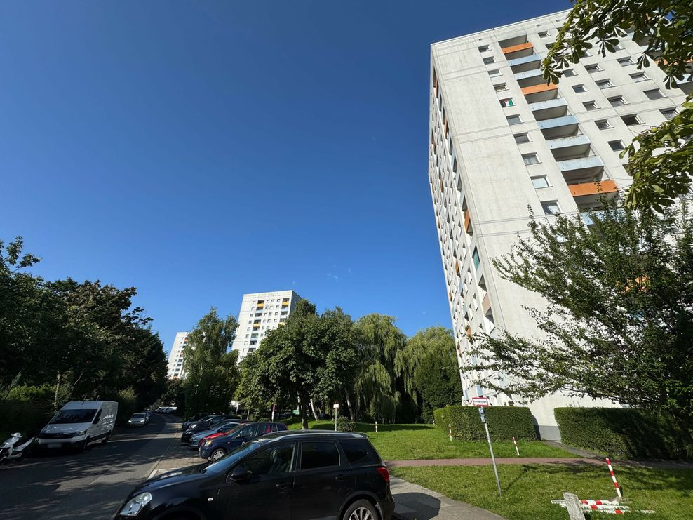 In einem dieser Häuser schlug im August das SEK zu und verhaftete den Tatverdächtigen. (Archivbild)