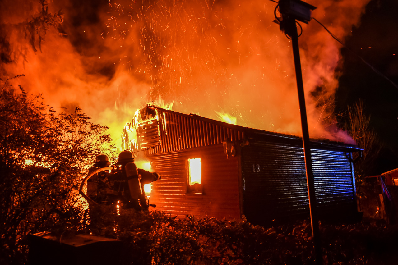Gartenlaube brennt Mümmelmannsberg