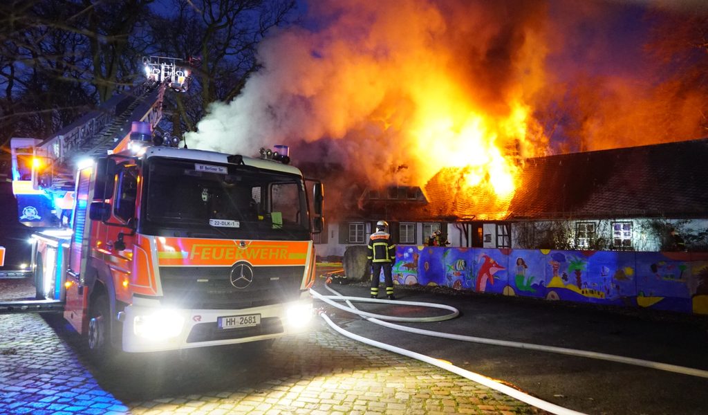 Brand-im-ehemaligen-Geburtshaus-so-gef-hrlich-waren-die-L-scharbeiten